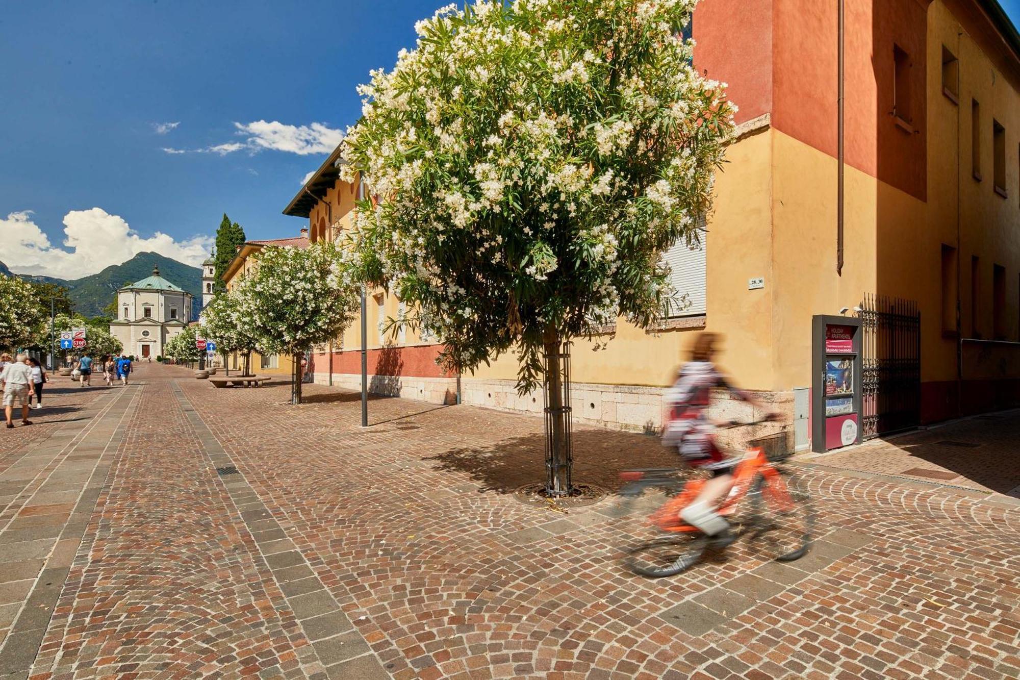 Bella Villa Apartments Riva del Garda Eksteriør bilde